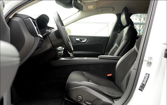 Volvo V60 cena 79800 przebieg: 198217, rok produkcji 2020 z Świdnica małe 781